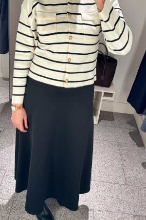 Gilet marrin boutonné doré